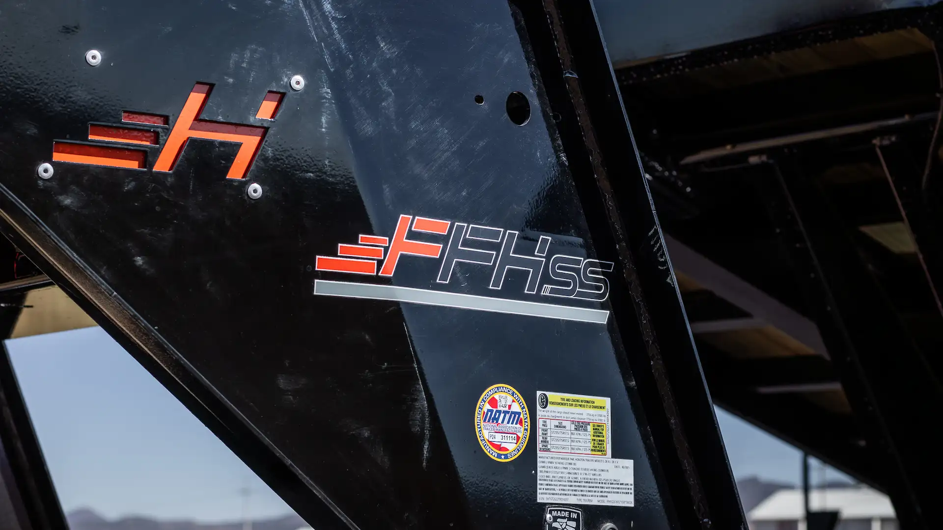 horizon trailers img